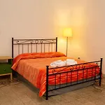 Nocleg ze śniadaniem Vecchia - Chiaia 4*