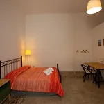Vecchia - Chiaia 4*