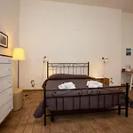 Vecchia - Chiaia 4* Neapol