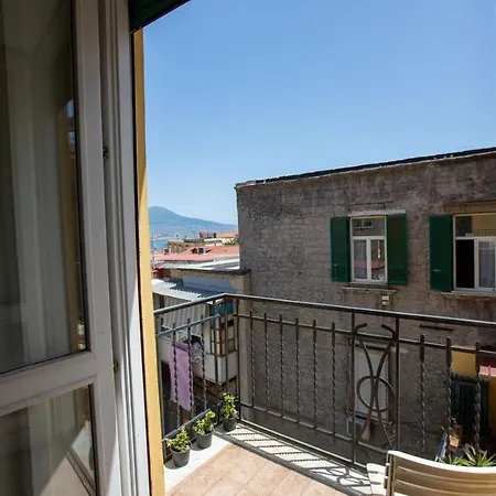 Vecchia - Chiaia 4*