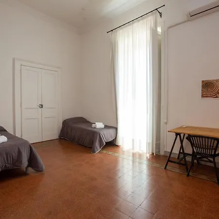 Vecchia - Chiaia 4* Nápoles