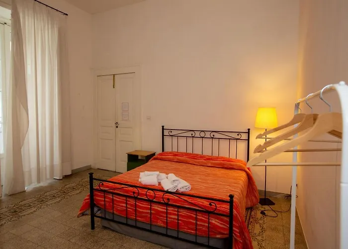 Vecchia - Chiaia Bed and Breakfast