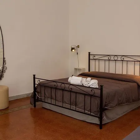 Bed and Breakfast Vecchia - Chiaia 4*