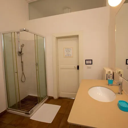 Vecchia - Chiaia Bed & Breakfast Neapel