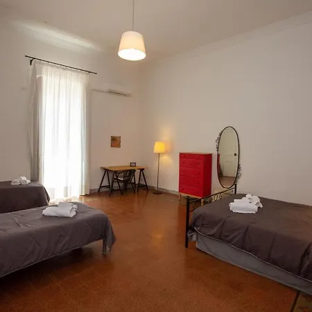 Vecchia - Chiaia 4*
