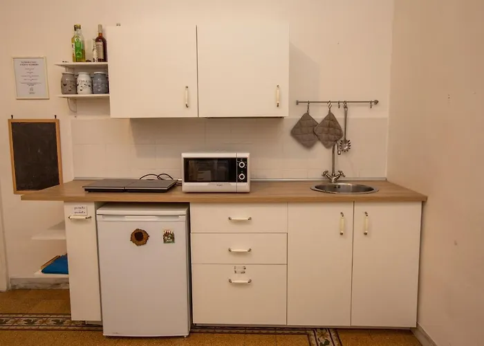 Vecchia - Chiaia 4* Naples