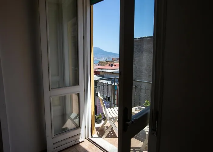 Vecchia - Chiaia Couette-café Naples