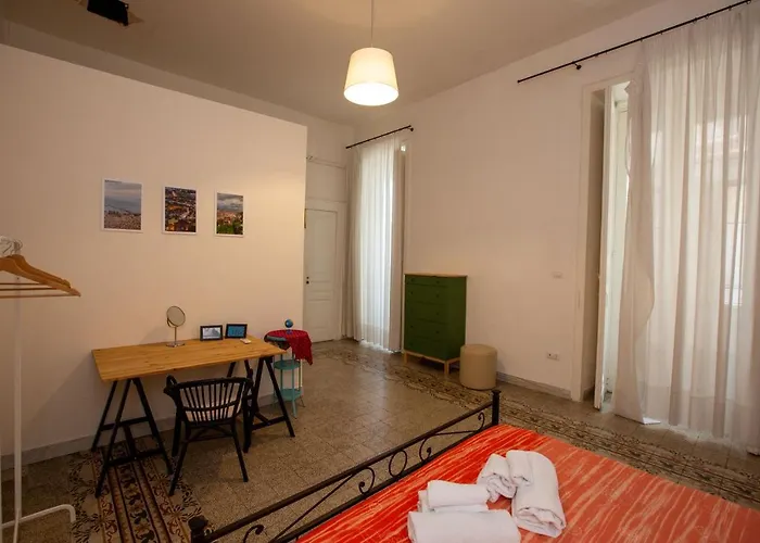 Vecchia - Chiaia 4* Neapol