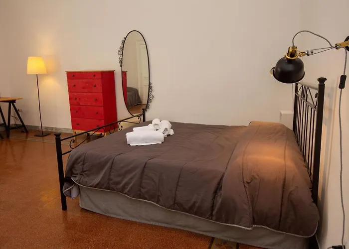 Couette-café Vecchia - Chiaia Naples