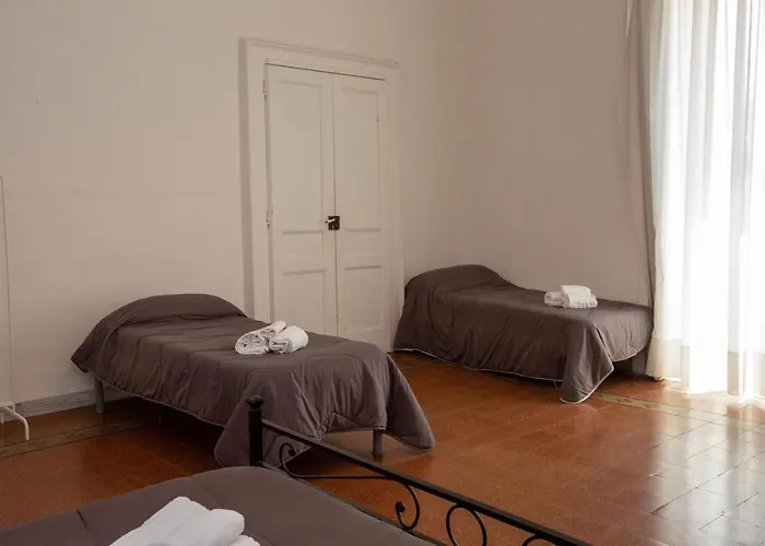 Vecchia - Chiaia Couette-café 4*