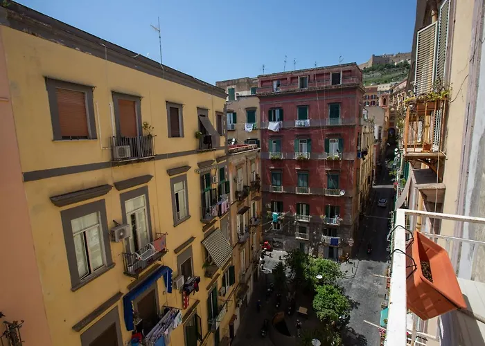 Vecchia - Chiaia Couette-café