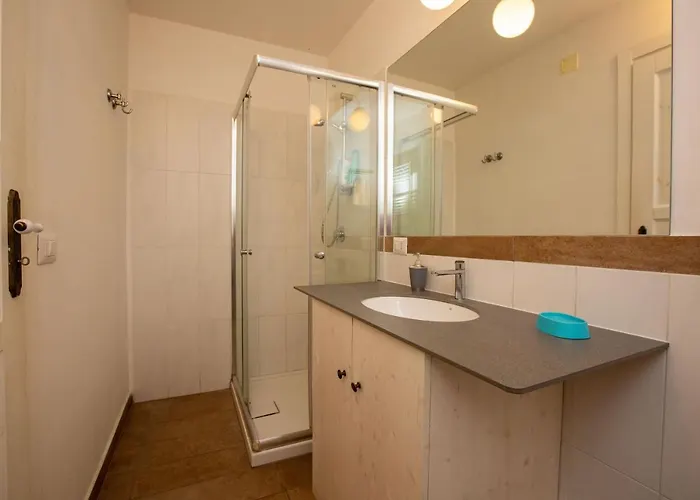 Vecchia - Chiaia Couette-café 4*