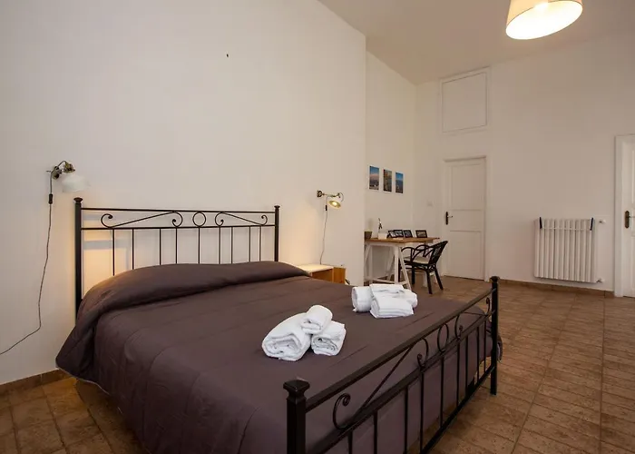 Vecchia - Chiaia Naples