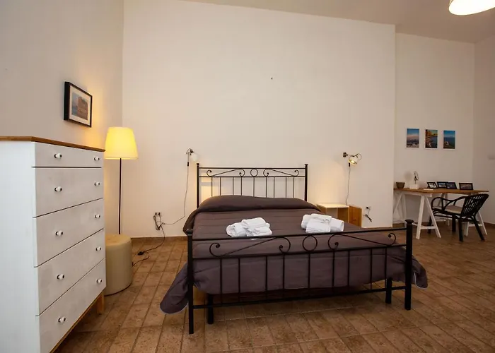 Vecchia - Chiaia 4* Naples