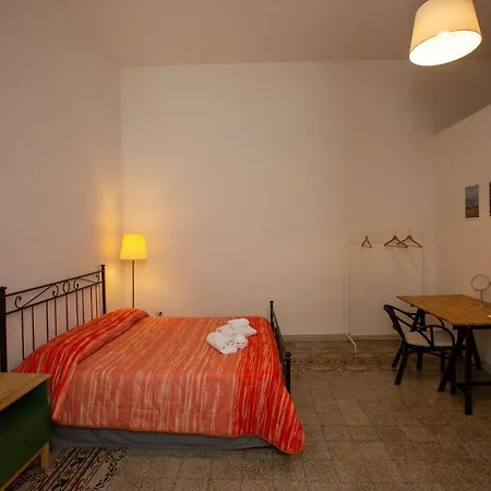 Vecchia - Chiaia 4*
