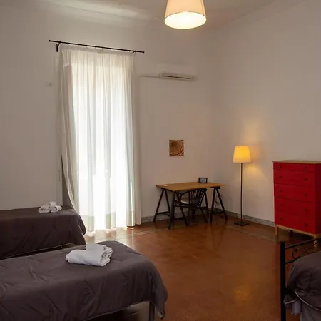 Vecchia - Chiaia Bed and breakfast Nápoles