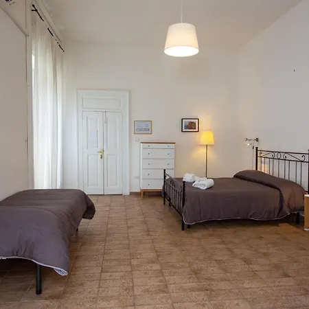 Vecchia - Chiaia Bed and breakfast 4*