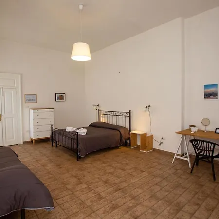 Vecchia - Chiaia Bed and breakfast Nápoles